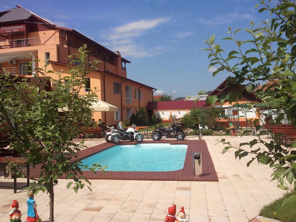 Casa Alba Hotel Râmnicu Vâlcea Kültér fotó