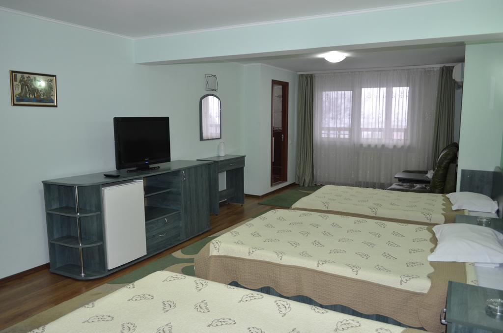 Casa Alba Hotel Râmnicu Vâlcea Kültér fotó