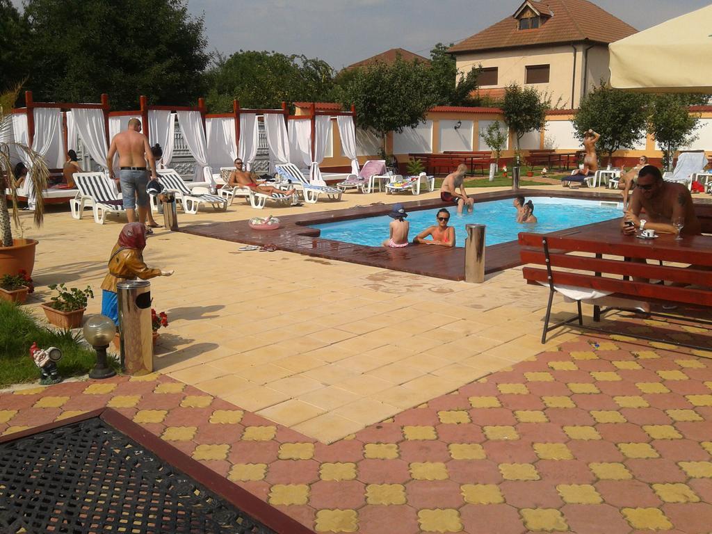 Casa Alba Hotel Râmnicu Vâlcea Kültér fotó