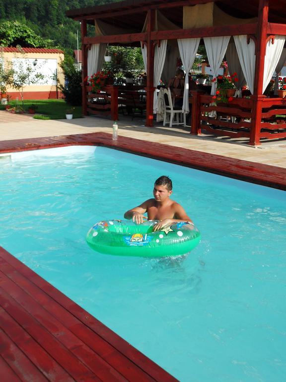 Casa Alba Hotel Râmnicu Vâlcea Kültér fotó