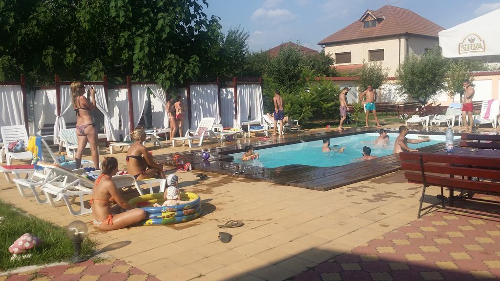Casa Alba Hotel Râmnicu Vâlcea Kültér fotó