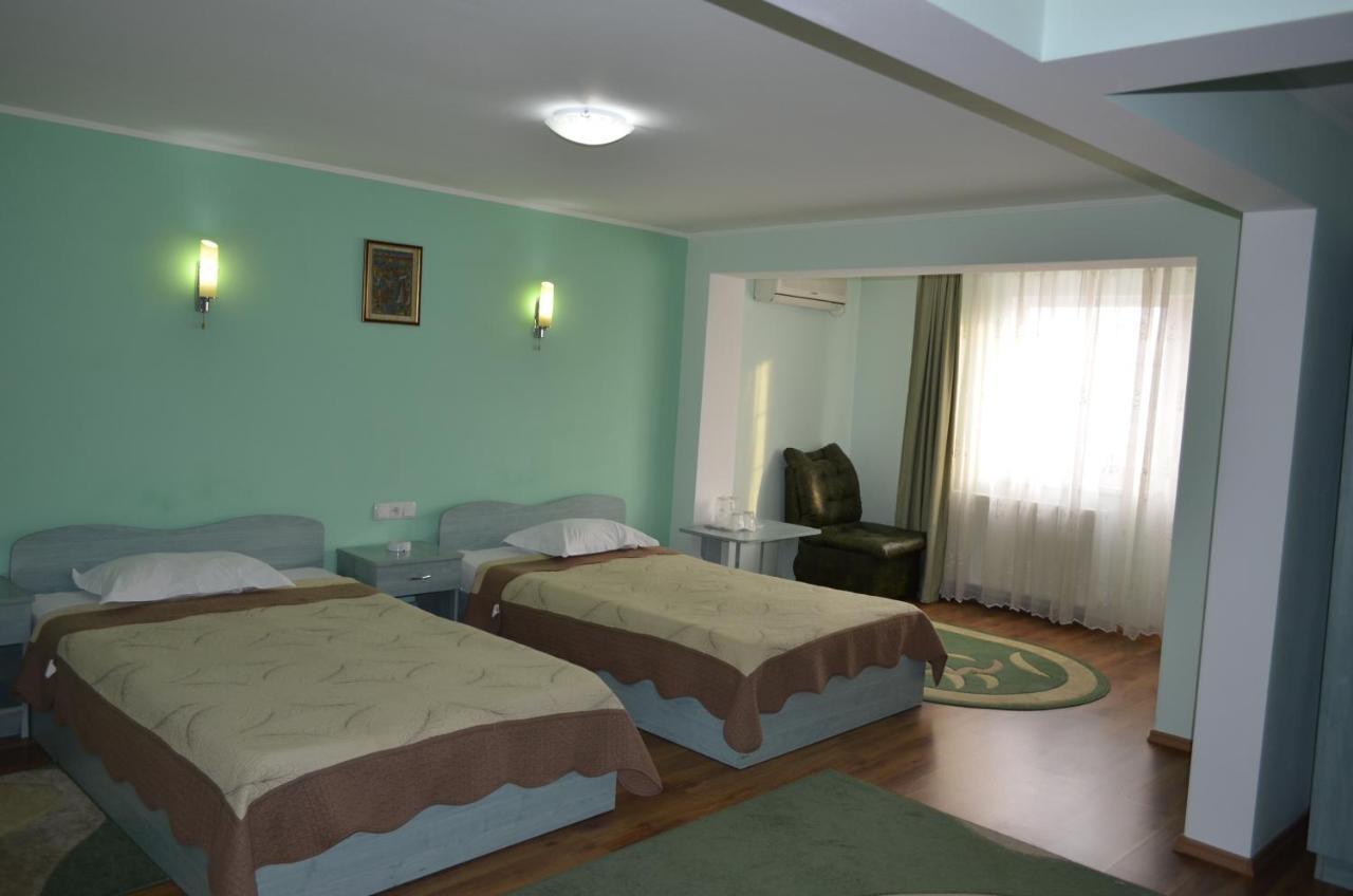 Casa Alba Hotel Râmnicu Vâlcea Kültér fotó