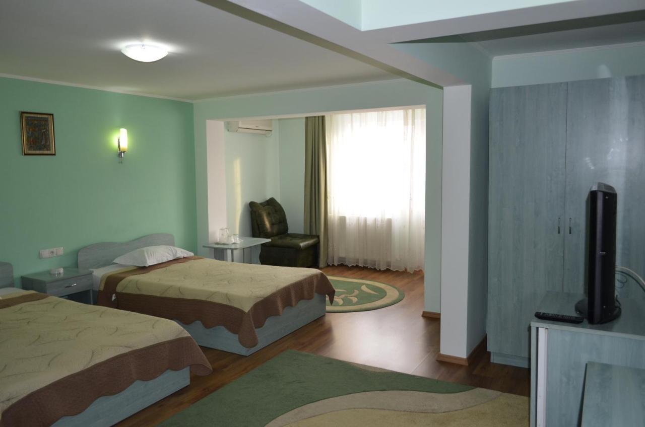 Casa Alba Hotel Râmnicu Vâlcea Kültér fotó